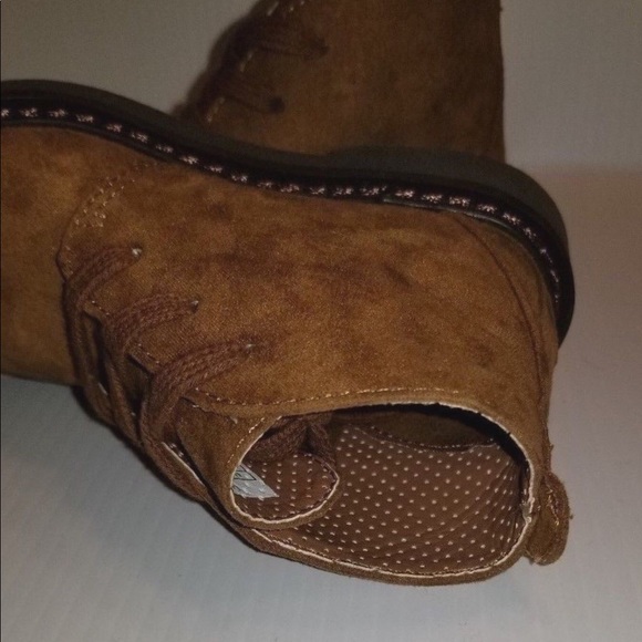 Boys Cole Haan Chukka Boots size 2 NWOT - Picture 5 of 8